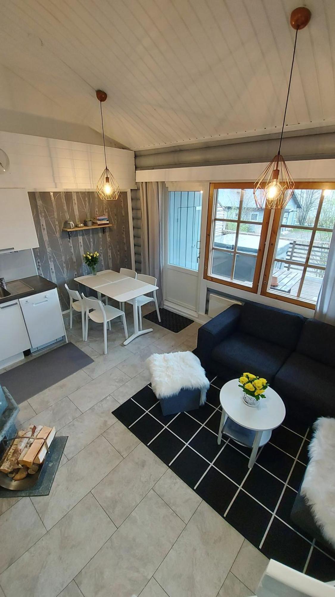 Villa Soepoe Moekki Himoksella Palveluiden Vieressae Jämsä Esterno foto
