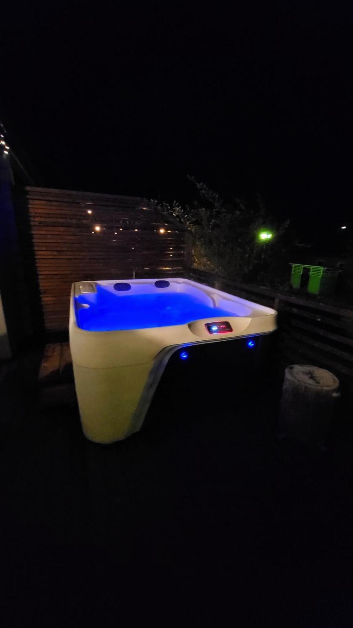 Villa Soepoe Moekki Himoksella Palveluiden Vieressae Jämsä Esterno foto